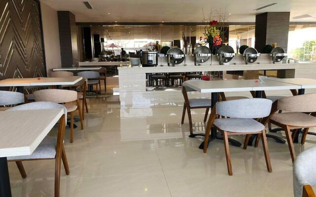 Zenith Premiere Hotel Baubau