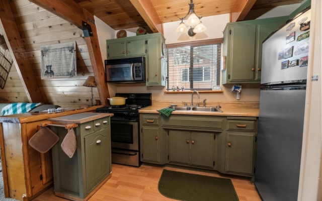 082 - Cozy Cub Cabin