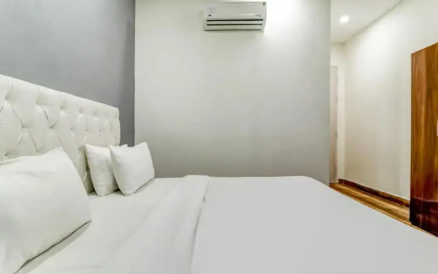 OYO Townhouse 513 Hotel Skylight Near Medanta Hospital