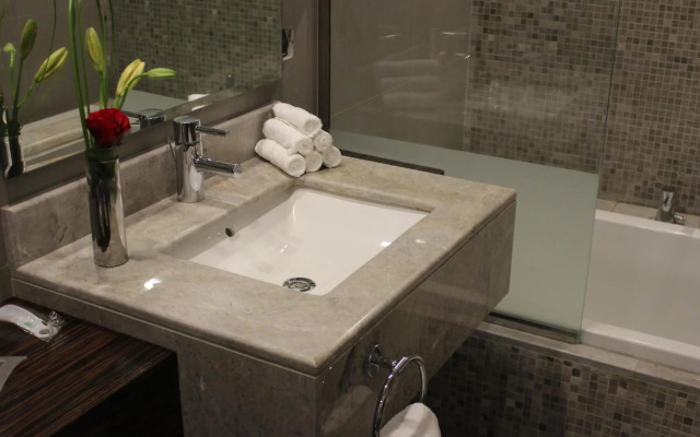 Holiday Inn Jeddah Gateway by IHG