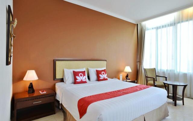 ZEN Rooms Near Grand Indonesia Mall