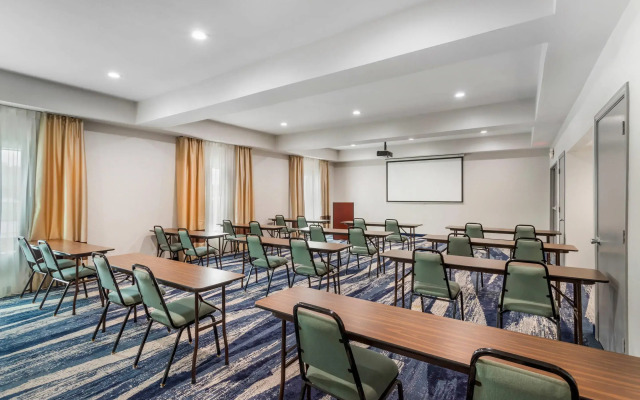 Comfort Inn & Suites FM1960-Champions