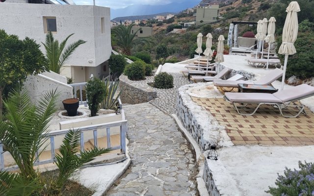 "peaceful And Very Relaxing Suite Near Crete Sea View, Shared Pool, air Condition"