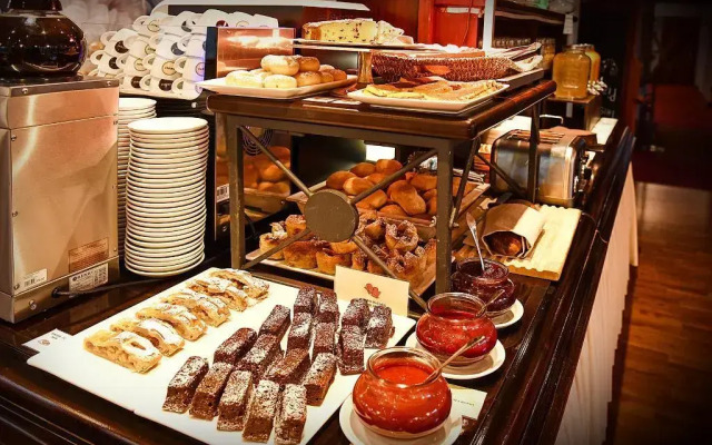 Admiral Hotel Villa Erme