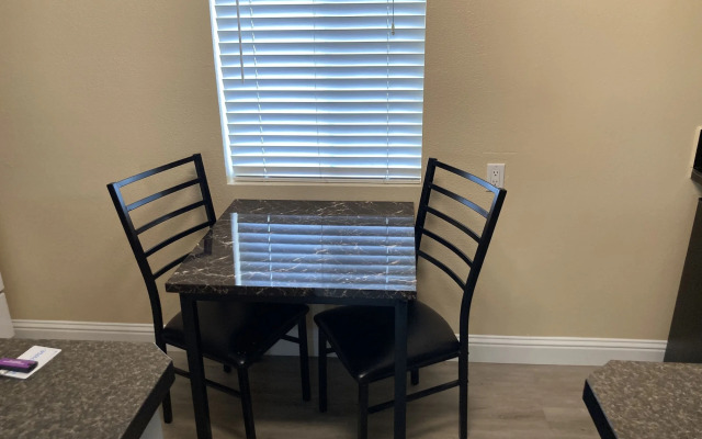 Tri-Valley Inn & Suites