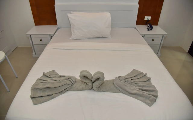 Ploy's Pearl Hotel