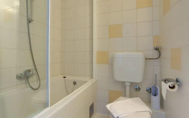 Rooms Dr. Franjo Tuđman - Hostel