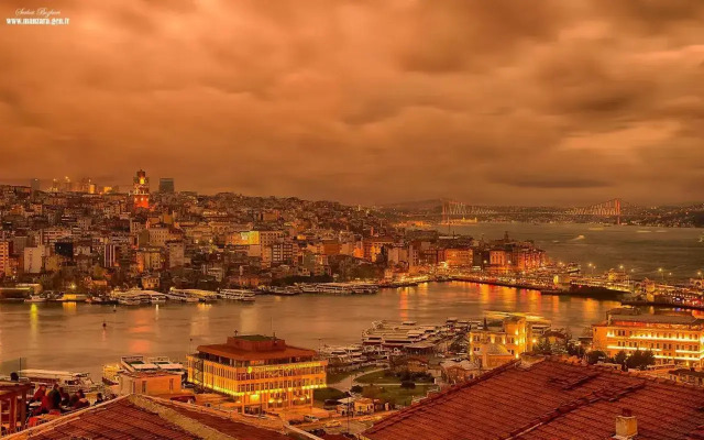 Taksi̇m Whi̇te Sui̇t