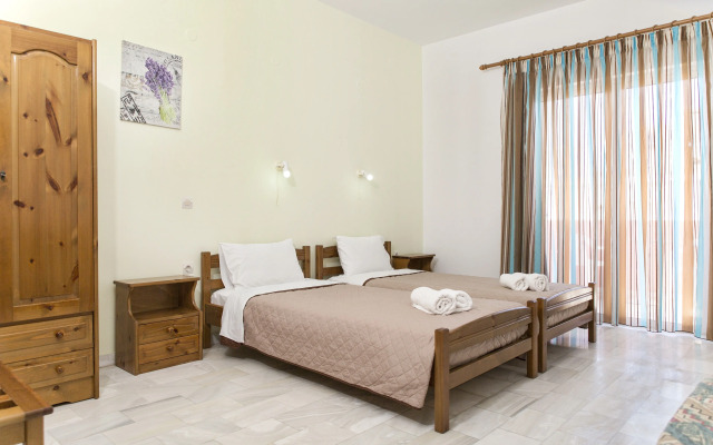 Revekka Rooms