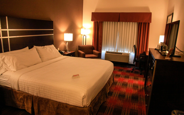 Holiday Inn Express & Suites Cumberland - La Vale by IHG