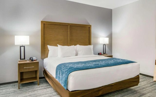 Comfort Suites DeSoto Dallas South