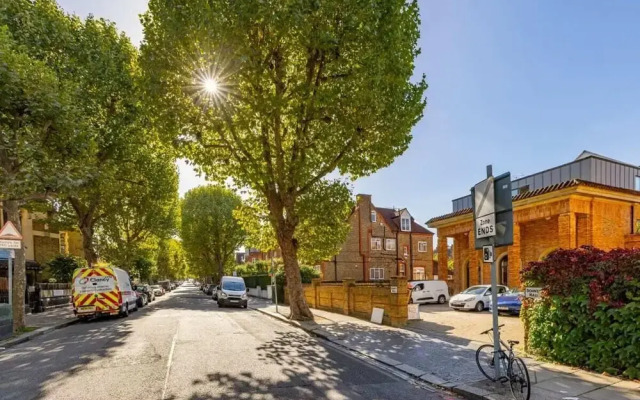 The Clapham - Captivating 2bdr With Garden Parking