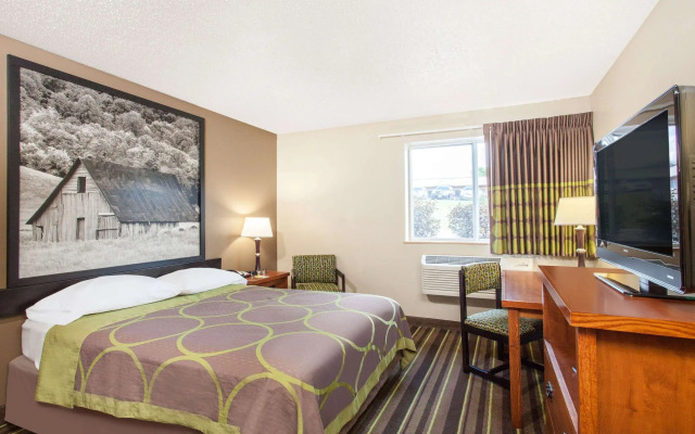 Super 8 by Wyndham Richlands/Claypool Hill Area