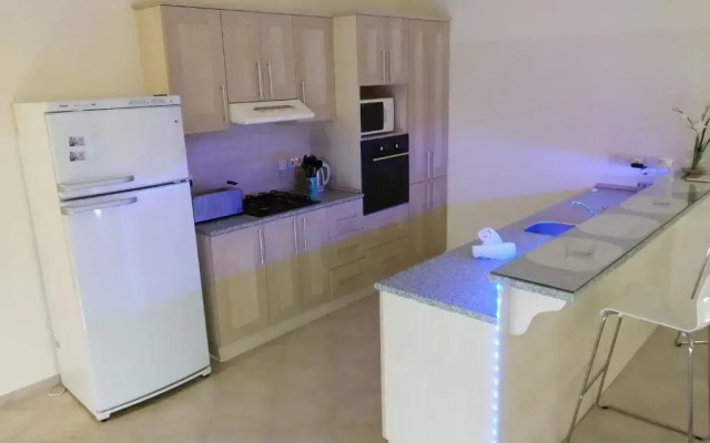 Impeccable 2 bed Penthouse