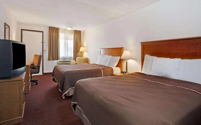 Howard Johnson Express Inn - Tallahassee