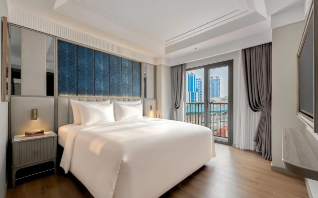 La Siesta Premium Lakeside – Guest Rooms – Hanoi