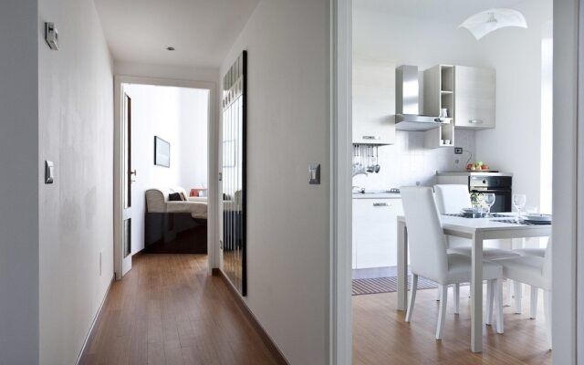 Mi-pfir4a4 - Piazza Firenze 4