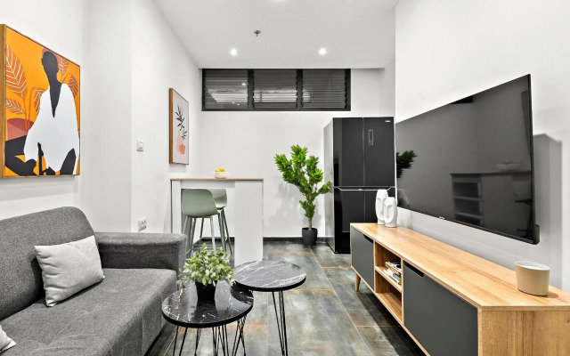 Modern renovated 1 bedroom apartment, Central TLV M2