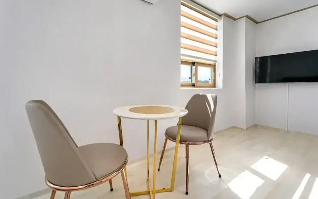 Goseong Leumeleu63 Pension