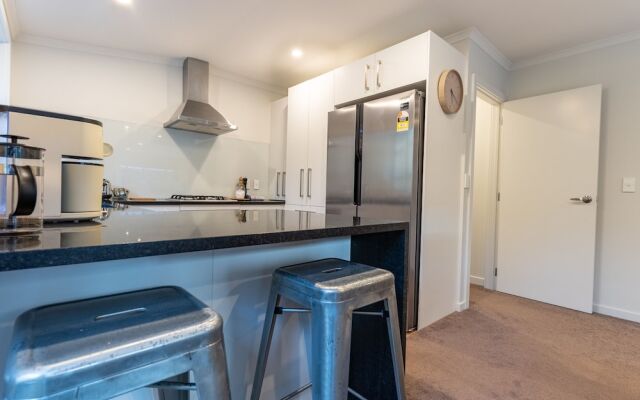 Manly Bay Wonderful 3BR New Home - Fibre