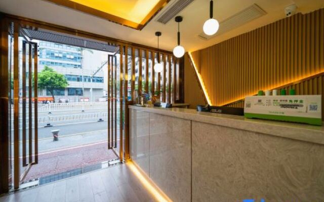 Mingxuan Business Hotel (Zhangzhou Ancient Town RT-Mart Store)