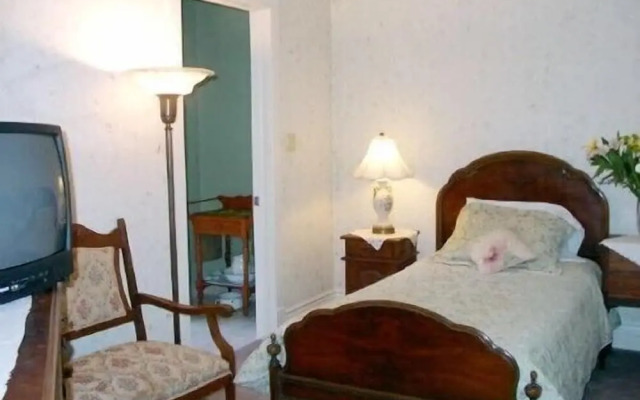 Antique Slumber Old Town Bed & Breakfast