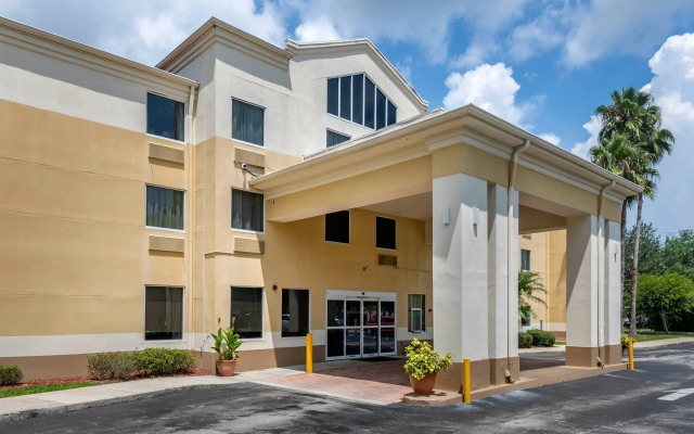 Comfort Inn & Suites DeLand - near University