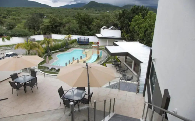 La Terraza Hotel