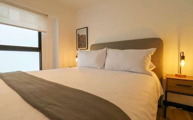 w Fabulous 2BR w Impressive Deco in San Isidro