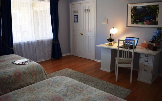 Cutmore Cottages - Bagala Bungalow – Guest Rooms – Sydney