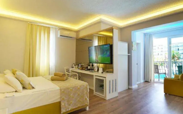 Lyra Resort & Spa