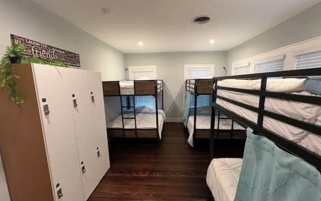 MyCrib Houston Hostel