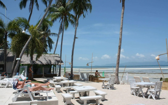 Lime & Soda Beachfront Resort
