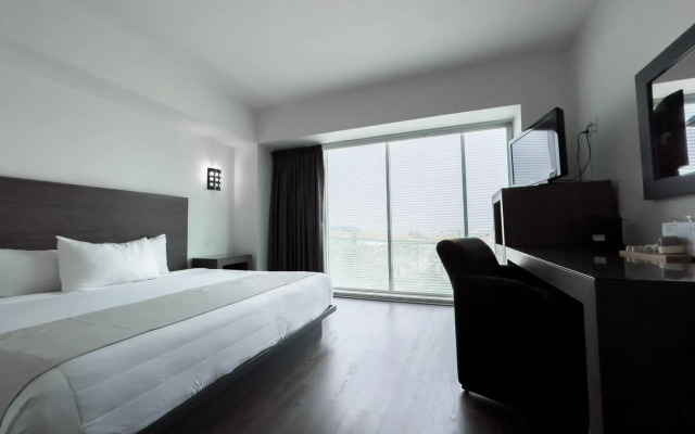 We Hotel Aeropuerto