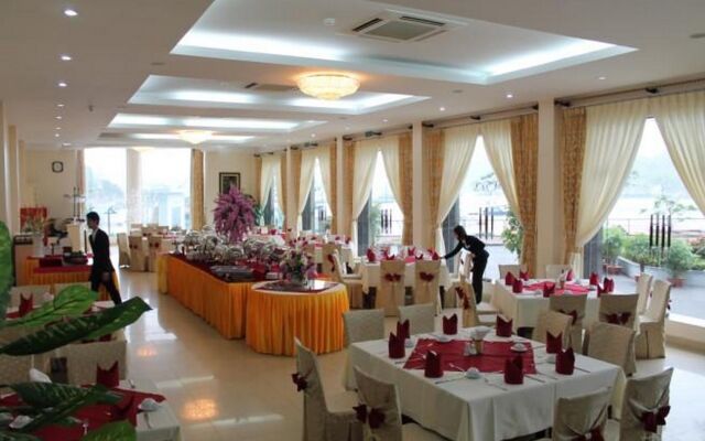 Hung Long Harbour Hotel