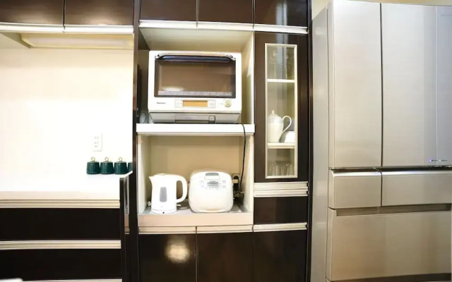 Higashi Shinjuku Modern house