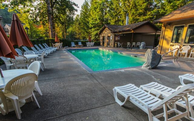 Whispering Woods Resort