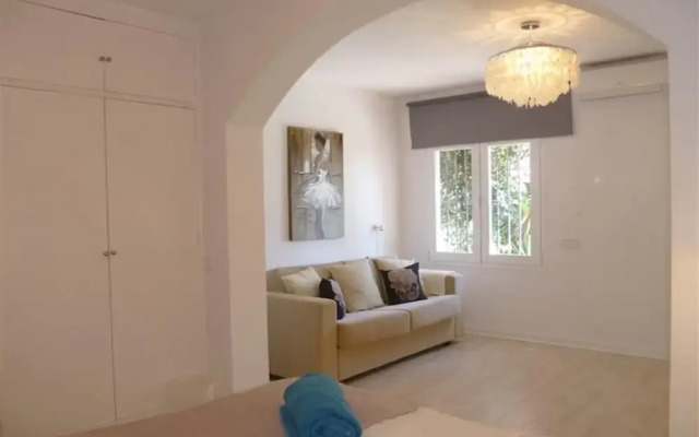 Great Beach Side Villa – Semi Heated Pool