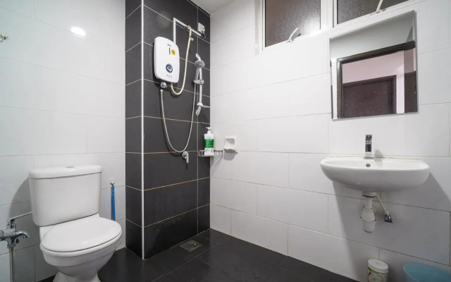 Lovely 2Br Majestic Condo 6 Pax Pool View