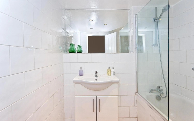 2-bedroom Apartment in Baker Street