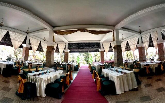 Royal Reward Resort