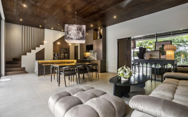 Umayam Luxury Townhouse 7 by Alfred in Bali