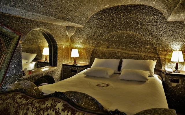 Grand Cave Suites