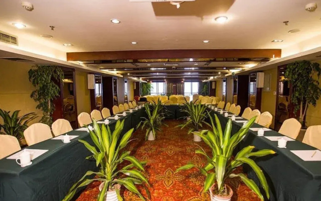 Chengdu Kinfu Center Hotel