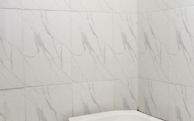 OYO Life 92509 Maulana Guest House Simpur