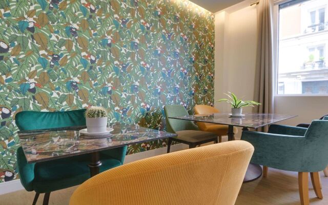 Hotel Apolonia Paris Montmartre, Sure Hotel Collection by BW