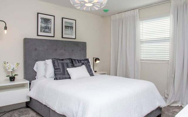 4577 Stunning 7BD Home