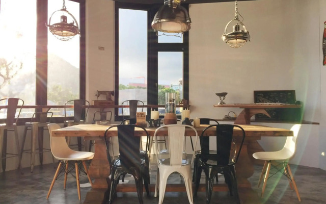 Minimi Inn - SailRock Beach House