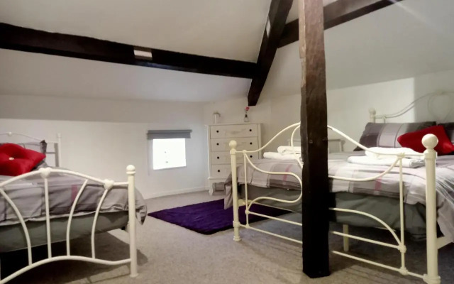 The Two Vines 2 Bed House in Chez Ravard