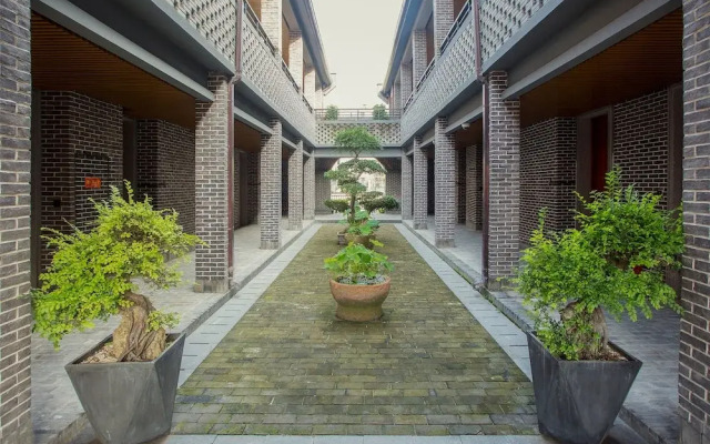 Shanghai Lintin Holiday Hotel